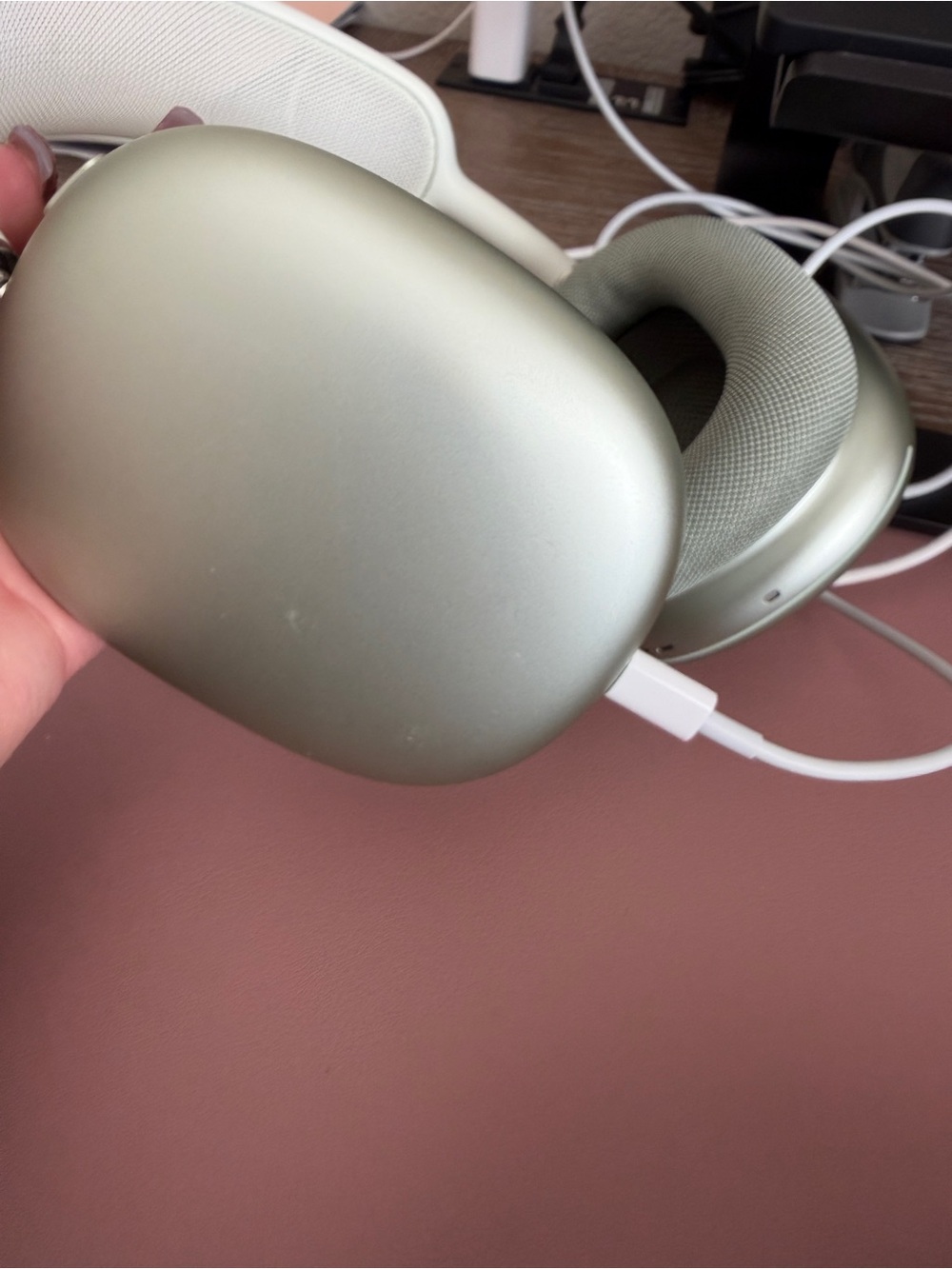 Apple AirPods Max - Picture 10 of 11
